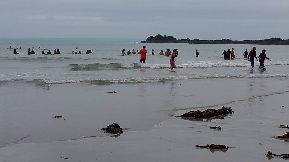 Le bain du premier janvier sur la plage de Primel
