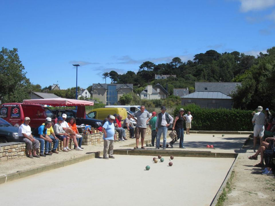 Concours de boules plombées à Primel-Trégastel